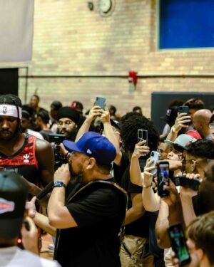 Chris Boucher Instagram - 𝐘𝐞𝐚𝐫 𝟖 𝐋𝐨𝐚𝐝𝐢𝐧𝐠 ⏳⌛️

Another day, another bucket for @slimmduck as he drops 48 points at the @balldontstop 2024 Toronto Pro-Am 🧑‍🍳🏀 

📸 for @everybody.s.uncle @theraptorsinsider