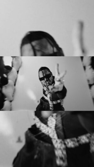 Chris Brown Instagram - HMMM VIDEO OUT NOW❤️ @davido 

Directed by @traviscolbert