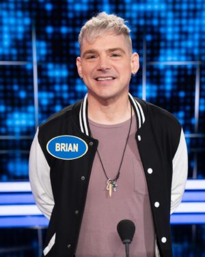Chris Daughtry Instagram - IT ALL GOES DOWN TONIGHT!!!! 👊🤘We're going head to head against our boys in @paparoach on @familyfuedabc all in support of @afspnational 

Don't miss #CelebrityFamilyFued TONIGHT at 8/7c on @abc and streaming on @hulu

Who you got???

#familyfued