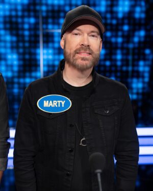 Chris Daughtry Instagram - IT ALL GOES DOWN TONIGHT!!!! 👊🤘We're going head to head against our boys in @paparoach on @familyfuedabc all in support of @afspnational 

Don't miss #CelebrityFamilyFued TONIGHT at 8/7c on @abc and streaming on @hulu

Who you got???

#familyfued