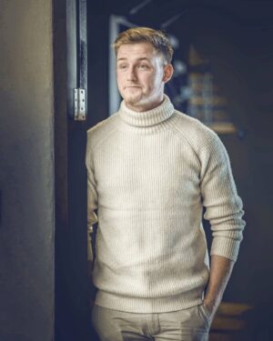 Chris Jonathan Roy Chaafe Instagram - เวลาผ่าน คนค่อยๆเปลี่ยน ความคิดค่อยๆเปลี่ยน
กับความเปลี่ยนแปลงนั้น ก็ทำให้แยกไปจากบางสังคม และก็ได้เจอกับสังคมใหม่ๆ

Life is constant change. Excited to see what will come next.