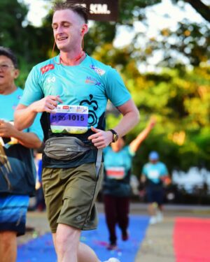 Chris Jonathan Roy Chaafe Instagram - เก็บตก จากงานวิ่ง MCOT Run ที่ จ.น่าน เมื่อวันที่ 19 พฤศจิกายน ที่ผ่านมา พรุ่งนี้เจอกันต่อที่ สงขลาครับผม 🤗🤗 #mcotrun #ltmfm95 #marathon #halfmarathon #run #running