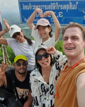 Chris Jonathan Roy Chaafe Instagram - ขึ้นเขาวงพระจันทร์ #Sundaytrip