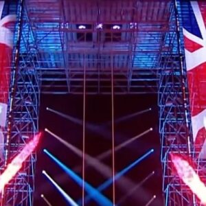 Chris Kamara Instagram - What an inspiration @matarmitageofficial is to everyone! And especially those taking on the toughest course in the UK. More contestants trying to beat our ninjas don’t miss it this Saturday