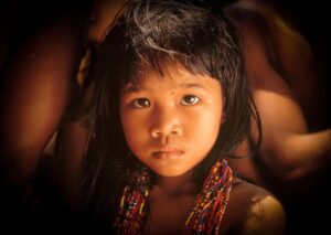 Chris Packham Instagram - Girl from Orang Rimba (Kubu) tribe , Sumatra , 1998 . Canon Eos 1 , 70-200mm F2.8 , Ektachrome 100 . In July ‘98 I had a remarkable encounter with this hunter-gatherer tribe in the rainforest . I was the second ‘outsider’ ever to meet them . They were the first beautiful humans I’d ever met and the event had an immense impact on my life . I took about 80 frames and this portrait was the best . Last September I returned to Sumatra to try and find this girl . What transpired was extraordinary , exhilarating and utterly heartbreaking . The film will broadcast soon on BBC2 . #bbc #bbc2 #canon #canonphotography #canonuk #portrait #sumatra #photography #photooftheday #palmoil #palmoilfree #orangrimba #warsi