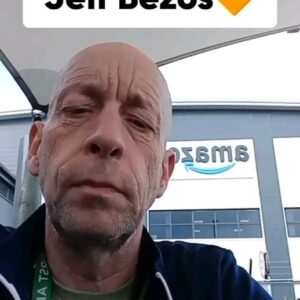 Chris Smalls Instagram - "Union busting is not working mate"—Amazon worker Darren Westwood sends a message to corporate boss Jeff Bezos ✊🏼✊🏾✊🏿

Workers at Amazon warehouse in Coventry are battling for union recognition, better pay and conditions.

@westwooddarren
@gmbunion

Victory to the workers 🚩

#boycottamazon #striketowin #amazonunion #unionstrong #unionise #unioniseamazon #jeffbezos #workersunited #fairpay #StandUpFightBack