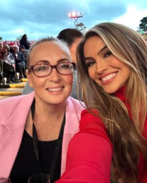 Chrishell Stause Instagram - MERRY CHRISTMAS! It’s Christmas here in Australia 🥰🎄Hope you guys have the best holidays-sending so much love to you & yours! 😘😘

Happy they raised so much last night for this great charity @carolsbycandlelight_aus @visionaustralia ♥️🙌