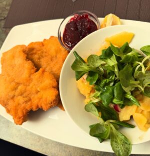 Chrissie Swan Instagram - Drum roll please… herewith are the top ten things I ate over the last month in Europe. It was a tough race but #1 has to be the risotto Milanese and Osso Bucco I had in Milan along with the best Caprese Salad ever (my fave salad) and also a Melanzane Parmigiana I got from a truck stop somewhere outside of Naples… 
I’m back at work today on @thechrissieswanshow and if you’ve been watching my adventures and thinking ‘I’ll have what she’s having!’ I’d be listening if I were you 💋🇮🇹 🇫🇷 🏴󠁧󠁢󠁥󠁮󠁧󠁿 
See you from 2-4 🤗❤️