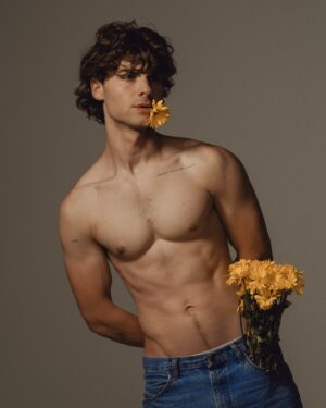 Christian Weissmann Instagram - blooming with @numero_netherlands 🌻
