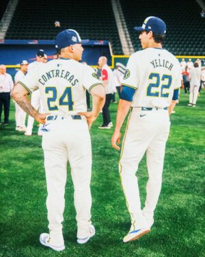 Christian Yelich Instagram - Everything is bigger in Texas 🤘