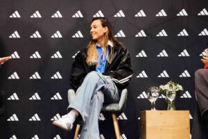 Christiane Endler Instagram - Algunas fotitos del lindo homenaje que me hizo @adidascl Muchas gracias por el apoyo de siempre ♥️