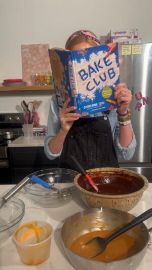 Christina Tosi Instagram - 📣 LISTEN UP📣

We are officially 101 days away from this babe hitting shelves, and that means it’s officially countdown time. Take a ride with me for the next few months as I share ALL the baking tips, tricks, fave recipes, and book sneak peeks in build up for the big day. You in? Let’s GO! #101DaysofBakeClub