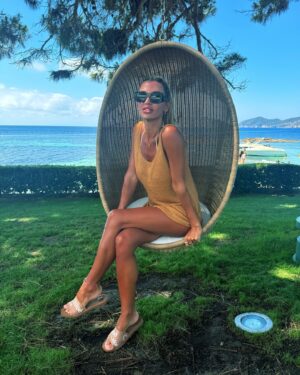 Christine McGuinness Instagram - This is a bit of ME @meibizahotel 😎
The best holiday ever ☺️ it really feels like a holiday!
I am well rested, I have tried new food, manifested, listened to unreal music, been surrounded by good calm energy 😍 
#DreamsDoComeTrue ❤️ #blessed ✨