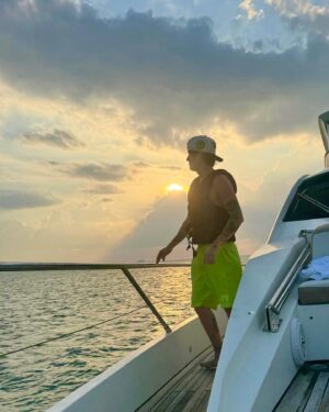 Christopher Vélez Instagram - Solcito☀️de sábado!