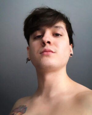 Christopher Vélez Instagram - Últimamente… 

PD: cortesito de pelo en la última 😉