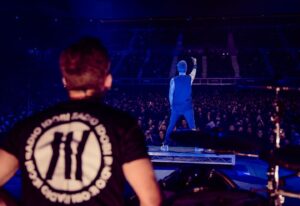 Chuck Comeau  Instagram - Thank you so much, Melbourne! 🙏🤘❤️🇦🇺

Last night was unforgettable! We’re so lucky and grateful for nights like these. We don’t take it for granted and appreciate every minute. 🤩🤩🤩

📸: @skylerbarberio