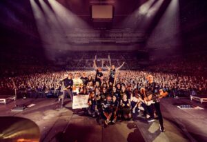 Chuck Comeau  Instagram - Thank you so much, Melbourne! 🙏🤘❤️🇦🇺

Last night was unforgettable! We’re so lucky and grateful for nights like these. We don’t take it for granted and appreciate every minute. 🤩🤩🤩

📸: @skylerbarberio