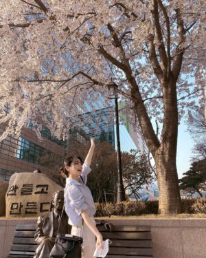 Chun Young-min Instagram - 🌸🤍
