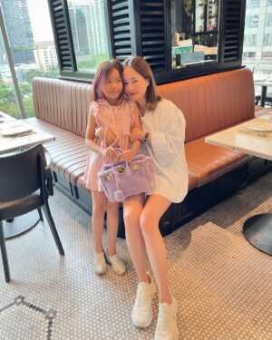 Chutima Teepanat Instagram - ขอบคุณสำหรับปาเก๋านุ่มๆน่าร๊ากนะคะ @ploiiyada 💜💜💜💜🥹