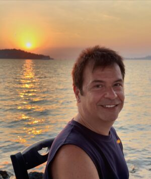 Çiçek Dilligil Instagram - Aşkım doğmuş ❤️ Benim için gelmişsin biliyorsun değil mi? İyi ki🧿🎉