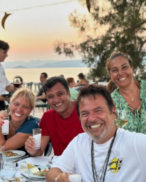 Çiçek Dilligil Instagram - Seneye doğum günümde buradayız. Anladınız siz beni Once Letoonia Always Letoonia 😘
Bora’nın şahane d.gününden . İnstoşa merhaba 🥰 Hep güler yüzlü postlar paylaşmak dileği ile 🙏🧿😍