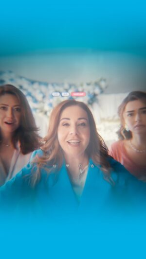 Çiçek Dilligil Instagram - İşte o an! Çiçek Dilligil'li yeni Tv reklamımız yayında! 
Kargoist var, panik yok 😌
Çünkü Kargoist'in aynı gün teslimatı ile her şey mümkün! 👗

#mümküneabla #kargoist #aynıgünteslimat #bizlemümkün
