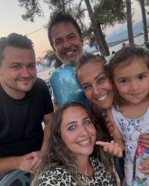 Çiçek Dilligil Instagram - Seneye doğum günümde buradayız. Anladınız siz beni Once Letoonia Always Letoonia 😘
Bora’nın şahane d.gününden . İnstoşa merhaba 🥰 Hep güler yüzlü postlar paylaşmak dileği ile 🙏🧿😍