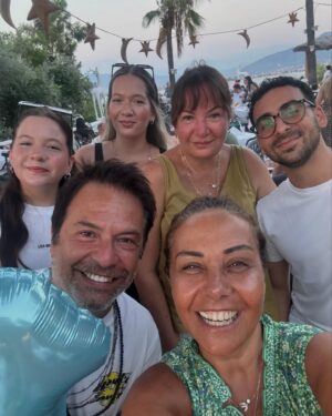 Çiçek Dilligil Instagram - Seneye doğum günümde buradayız. Anladınız siz beni Once Letoonia Always Letoonia 😘
Bora’nın şahane d.gününden . İnstoşa merhaba 🥰 Hep güler yüzlü postlar paylaşmak dileği ile 🙏🧿😍