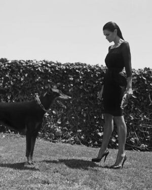 Cindy Crawford Instagram - Basking in the dog days of summer☀️

@mikaeljansson for Pop Magazine
Styling: Karl Templer
Makeup: @markcarrasquillo 
Hair: @alainpichonhair