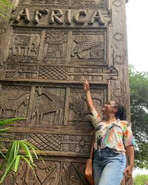 Cintia Rosa Instagram - Viagem de férias em família, cheia de encontros e encantos com amigos queridos! Essas lembranças irão permanecer em meu coração! Dias incríveis! #disneyworld