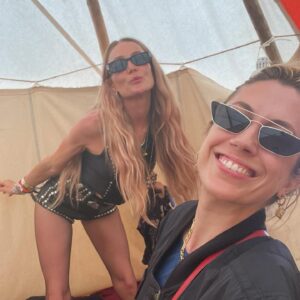 Clara Paget Instagram - Can’t see mi face…BalaClara🥷🪨🌈🦥🫨🦄🌞👐👁️🧚‍♀️🐆🤲 to one of my oldest, most loyal, consistent, silliest and kindest friends @glastofest I LOVE YOU x
