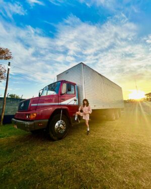 Clarice Falcão Instagram - Que ótimo viajar
