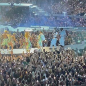 Clarysse Pereira Instagram - ✨ Last night ✨
GUYZZZZZ j’ai été au concert de Beyonce svp 😭
Je partage avec vous l’une des meilleures soirées de ma vie 🫶🏼
Je suis trop chanceuse et reconnaissante d’avoir pu assister a ce show INCROYABLE ! 
 J’étais éblouie du début à la fin, vraiment j’ai compris la définition du mot DIVA 🎤 
Bravo la reine 👑