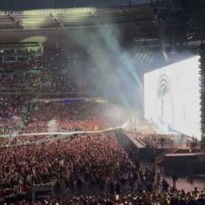 Clarysse Pereira Instagram - ✨ Last night ✨
GUYZZZZZ j’ai été au concert de Beyonce svp 😭
Je partage avec vous l’une des meilleures soirées de ma vie 🫶🏼
Je suis trop chanceuse et reconnaissante d’avoir pu assister a ce show INCROYABLE ! 
 J’étais éblouie du début à la fin, vraiment j’ai compris la définition du mot DIVA 🎤 
Bravo la reine 👑