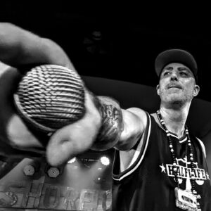 Classified Instagram - Had another great few shows at the @shoreclub.ca in Hubbards NS a few weekends back.. was a hot one.. but one of my favorite weekends so far doing these annual shows... they keep getting better!.. nice warm up for the tour!.. can't wait! Get those tickets now in my bio 

Photos: @belinda.naugler.adams