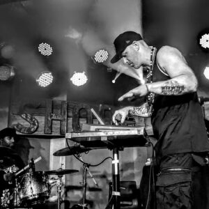Classified Instagram - Had another great few shows at the @shoreclub.ca in Hubbards NS a few weekends back.. was a hot one.. but one of my favorite weekends so far doing these annual shows... they keep getting better!.. nice warm up for the tour!.. can't wait! Get those tickets now in my bio 

Photos: @belinda.naugler.adams