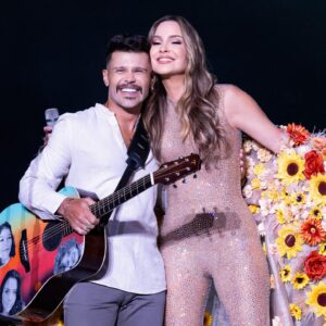 Claudia Leitte Instagram - Aumenta o som porque esse encontro tem melodia e poesia! No próximo sábado, em #Joaçaba, #SC, farei um show maravilhoso, mas, como não poderei levar meus amados @marcosebelutti dessa vez, marque gente talentosa nos comentário, que possam entoar essa belezura de canção no palco, ao meu lado. Vou visitar perfis indicados, escolher um e fazer o convite oficial;) !☺️☺️☺️☺️☺️ Ajudem-me! ♥️