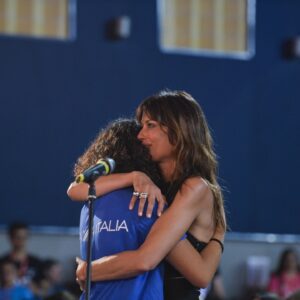 Claudia Pandolfi Instagram - Una giornata di abbracci e emozioni a #Giffoni54 con @samuelecarrinoofficial, @saraciocca_official, @missipanda, lo sceneggiatore e produttore @robproia e Teresa Manes 🩷 

Il Ragazzo Dai Pantaloni Rosa, prossimamente solo al cinema.

#IlRagazzoDaiPantaloniRosa #PantaloniRosaIlFilm