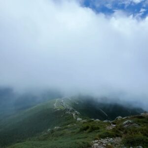 Claudie Mercier Instagram - Parfaite journée de rando malgré la pluie & le brouillard. 🌞🏔️