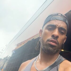 Claudimar Neto Instagram - We out here doing it …… ✨all the memories 🥹…..
1 - the girlsss😛
2 - keeping up with  @loc.n.style ✨
3 - another lift selfie 
4 - day after the night before @chebarrettdavis 
5 - DJ @mr_theo hi Rachel 😜
6 - @backtobasicstherapy putting my back hip back in .
7 - sound check with the team 
8 - if only you knew @stefano_saa & @cruzejphilip 😉
9 - maintenance @backtobasicstherapy 
10 - out out …… 🤪
#tourlife