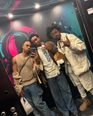 Claudimar Neto Instagram - We out here doing it …… ✨all the memories 🥹…..
1 - the girlsss😛
2 - keeping up with  @loc.n.style ✨
3 - another lift selfie 
4 - day after the night before @chebarrettdavis 
5 - DJ @mr_theo hi Rachel 😜
6 - @backtobasicstherapy putting my back hip back in .
7 - sound check with the team 
8 - if only you knew @stefano_saa & @cruzejphilip 😉
9 - maintenance @backtobasicstherapy 
10 - out out …… 🤪
#tourlife