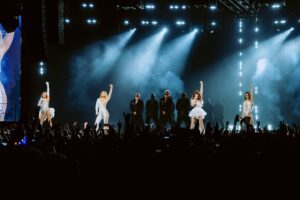 Claudimar Neto Instagram - 🪩✨we really having a ball ✨🪩
Birmingham night 2 let’s go ……
@girlsaloud 🤩. 
#inmotion #onthemetro #girlslaloud #tour #dancerlife #claudimarneto