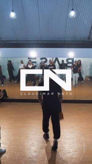 Claudimar Neto Instagram - Dancing with some of my peeps 🥰👏🏾
(Sorry if I haven’t tagged couldn’t find you ) add in the comment and I’ll tag u 🙈😊. 
Rereaching to day . 2:30 
🔊 - My love @leighannepinnock ft @ayrastarr 
🧠 - me 
🎥 - @soniamartinezmulner 
🏠- @basedancestudios 
#mylove #leighannepinnock #ayrastarr #basestudios #claudimarneto #fullout #explore
