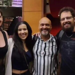 Claudio Galvan Instagram - 🧟‍♂️🧠 O JOVEM FRANKENSTEIN EM SP!

Ontem foi nossa estreia de @ojovemfrankenstein em São Paulo e tive a alegria de ter vários amigos queridos na plateia, em especial, esses 3 alunos (que se tornaram amigos) e estão com a gente no @galvanestudios desde que começamos o processo remoto durante a pandemia! 

Obrigado pela presença e carinho! 🙏🏻❤️