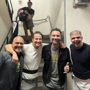 Claudio Galvan Instagram - 🧟‍♂️🧠 O JOVEM FRANKENSTEIN 

Mais visitas especiais na Transilvânia! 

Amei vê-los @marisaorth e @marcoluque! Muito obrigado, amigos, pela presença em nossa plateia! 🙏🏻❤️