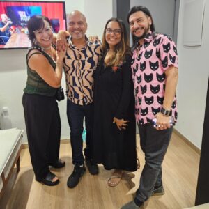 Claudio Galvan Instagram - 🎙🌟 VISITAS ESPECIAIS

Ontem tivemos o bate-papo com a incrível @ritalopesdublagem e comemoração de 2 anos do @desfoque_podcast! 😍

Dá só uma olhada nas visitas especiais que recebemos! 😍🥳❤️

Obrigado @dudaespinozaoficial e @angelicaborges! 

🎧🎞🎭🎥🎶❤️