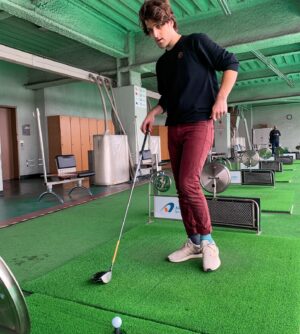 Clayton James Clyne-Brisson Instagram - Just tryna work on my stroke 🏌️ #golf #imabigsportsfan