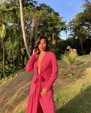 Clémence Botino Instagram - Quick shots by @lou.bjectif ☀️