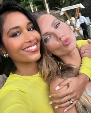 Clémence Botino Instagram - Celebrating love Malikarim 🌞 ! De l’amour, des amis, du soleil ☀️ Je souhaite longue vie à votre idylle. Ma @malikamenard14 tu mérites tout le bonheur de monde et dans les bras de Karim tu l’as enfin trouvé 🩵

Photo @bendecoin 📍