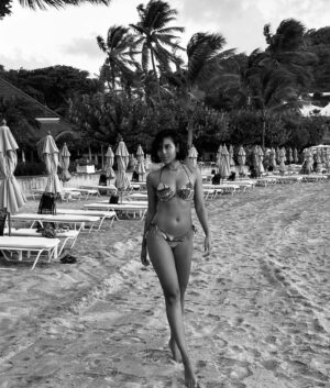 Clémence Botino Instagram - Les Caraïbes 🏝️